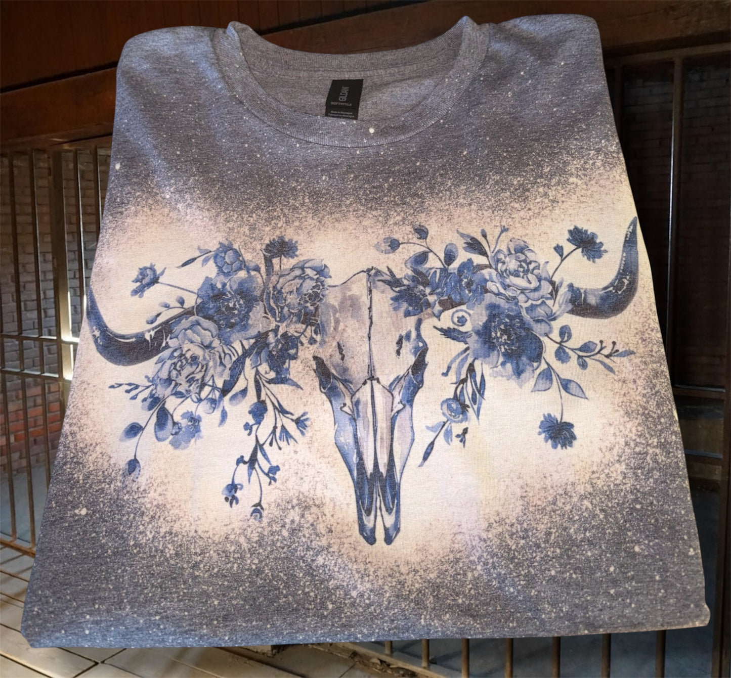 Blue & white floral bullhead